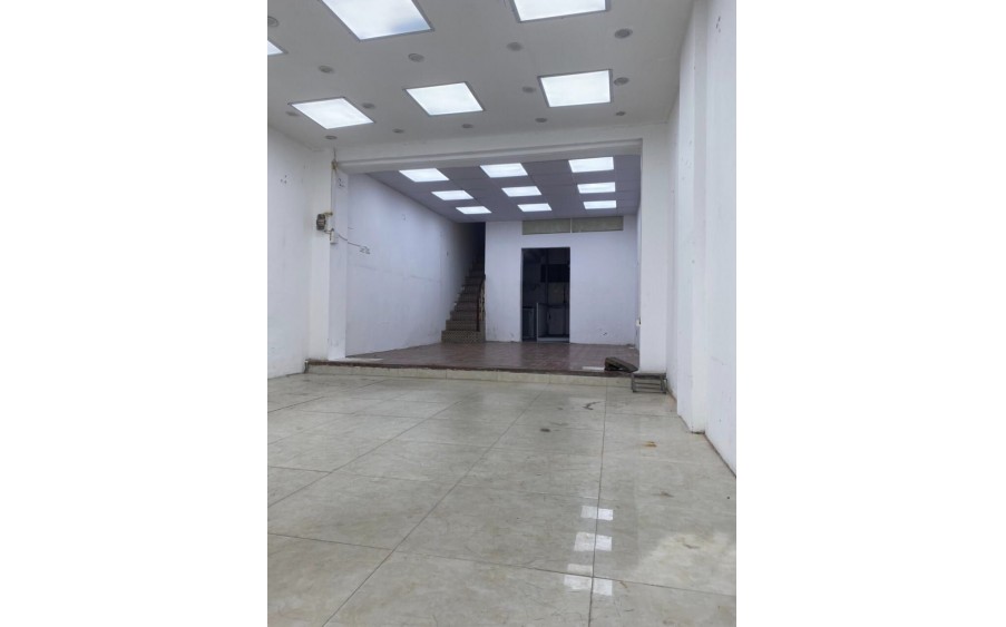 Cho thuê nhà MP KD Nguyễn Trãi, Thanh Xuân ,Hà Nội. Dt 70m2. 3 tầng - Giá 50 Triệu (ctl)